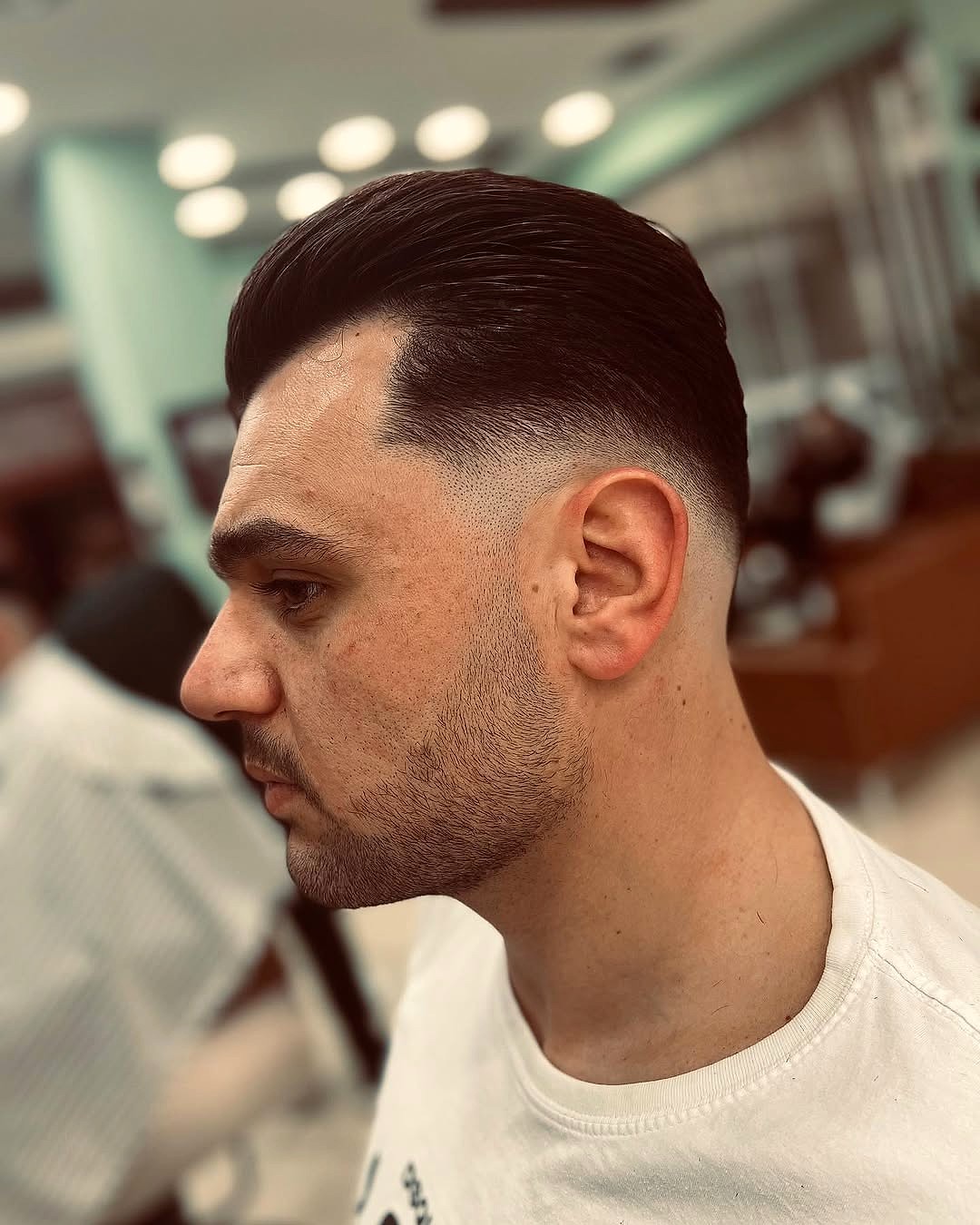 Κλασικό κούρεμα με taper στο Toronto Barber House