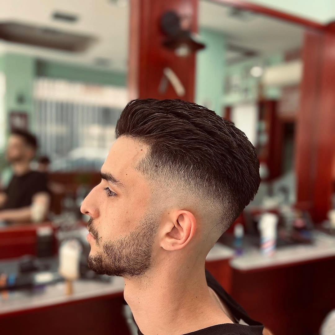 Κούρεμα με taper και γενειάδα στο Toronto Barber House