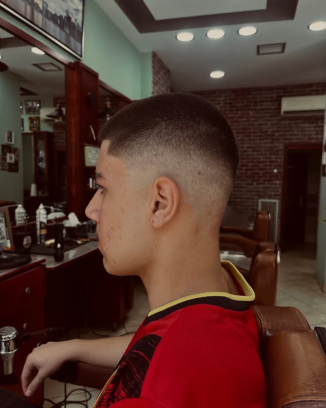 Buzz με taper στο Toronto Barber House